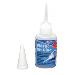 Deluxe Materials - PLASTIC KIT GLUE 20 ML AD70