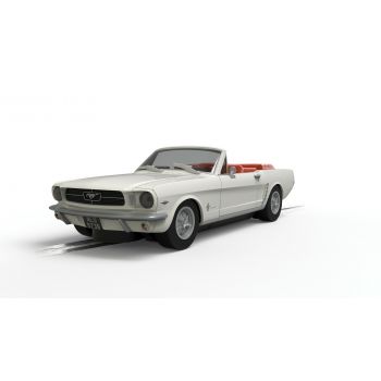 Scalextric - 1/32 JAMES BOND FORD MUSTANG – GOLDFINGER (6/23) *