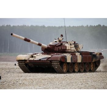 Trumpeter - 1/35 Russian T-72b1 Mbt (W/kontakt-1 Reactive Armor) - Trp09555