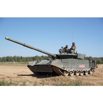 Trumpeter - 1/35 Russian T-80bvm Mbt - Trp09587