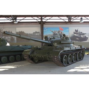 Zvezda - 1/35 T-62 Soviet Main Battle Tank (12/21) * - ZVE3622